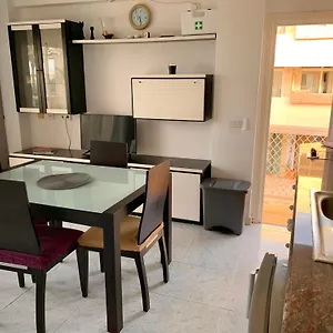 Borras & Roca Plana, Fronte Mare Apartamento